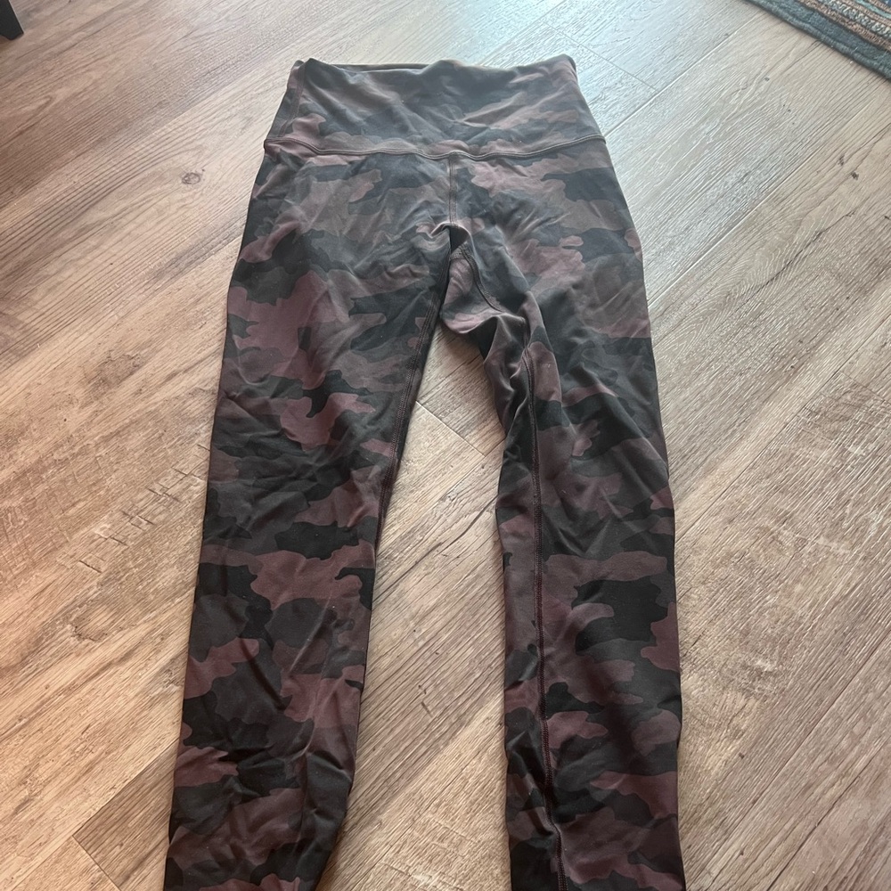 Lululemon Wunder Train Leggings, Size 4
